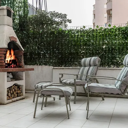 Relax Whit Big Terrace 170m2 Near The In Apartment Split