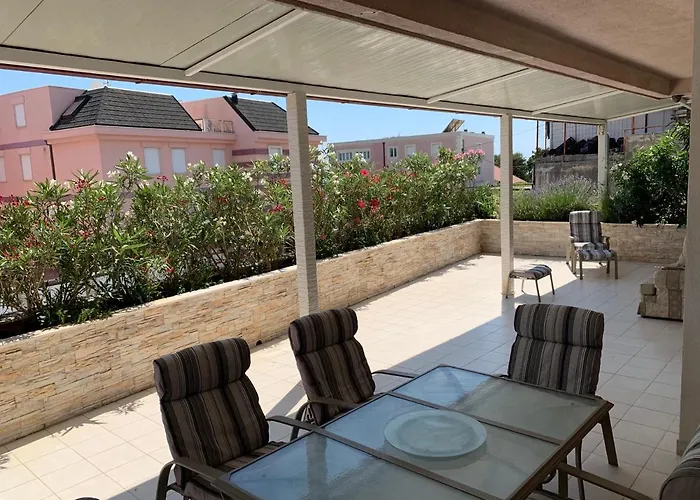 Apartman Relax Whit Big Terrace 170m2 Near The In Split